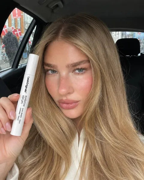 Model using a LashOriginals serum