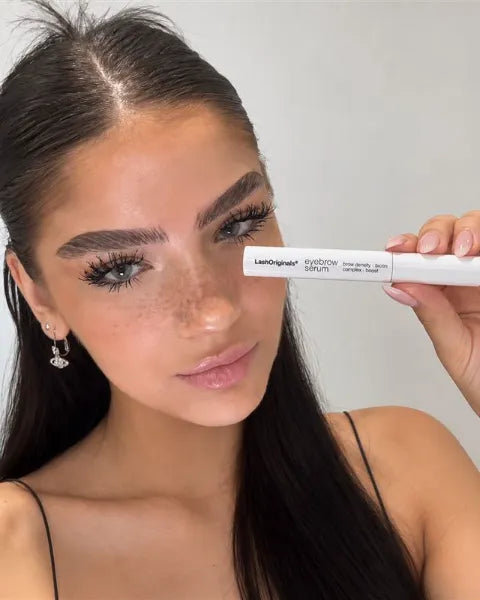 Model using a LashOriginals serum