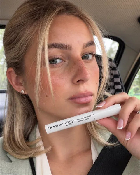 Model using a LashOriginals serum