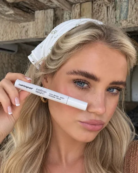 Model using a LashOriginals serum