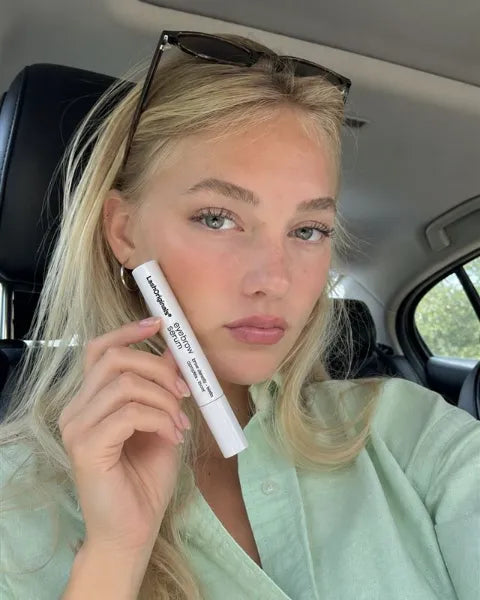 Model using a LashOriginals serum