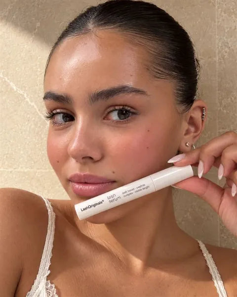 Model using a LashOriginals serum