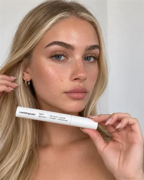Model using a LashOriginals serum