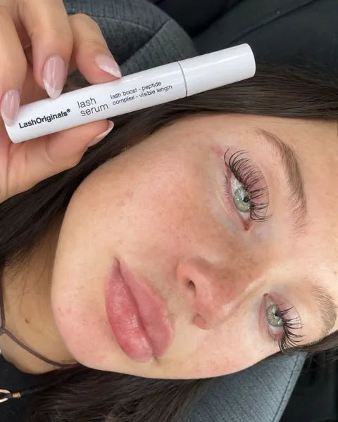 Model using a LashOriginals serum