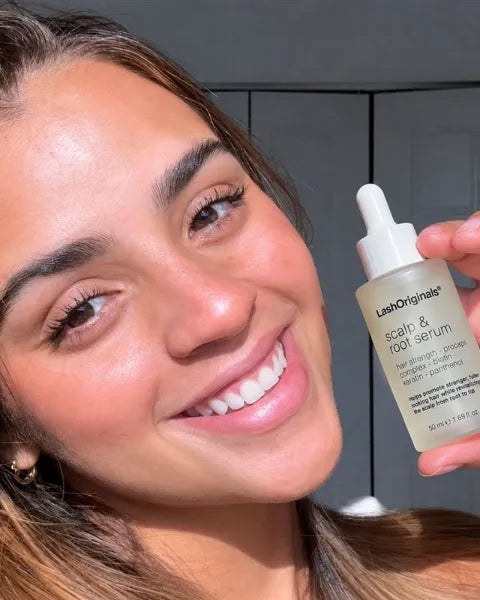 Model using a LashOriginals serum